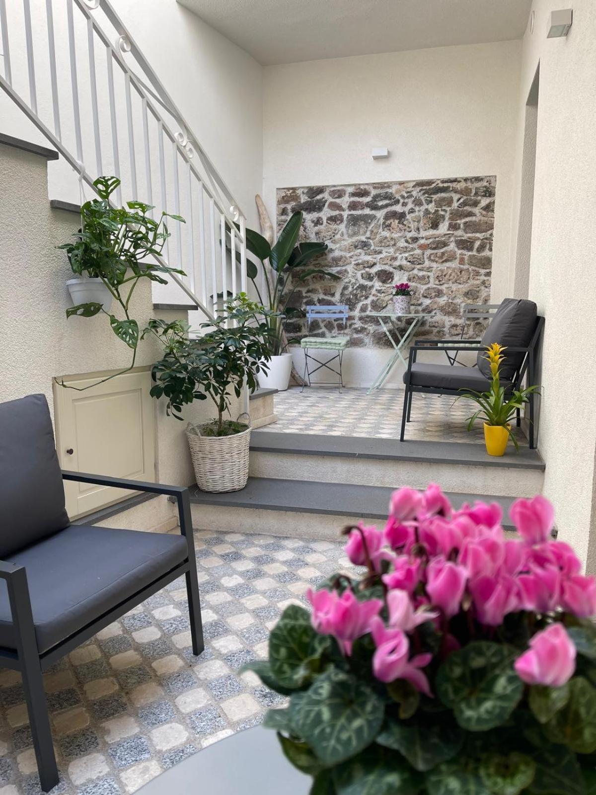 Hotel Sa Troppa De Sos Chentu Dorgali Exterior foto